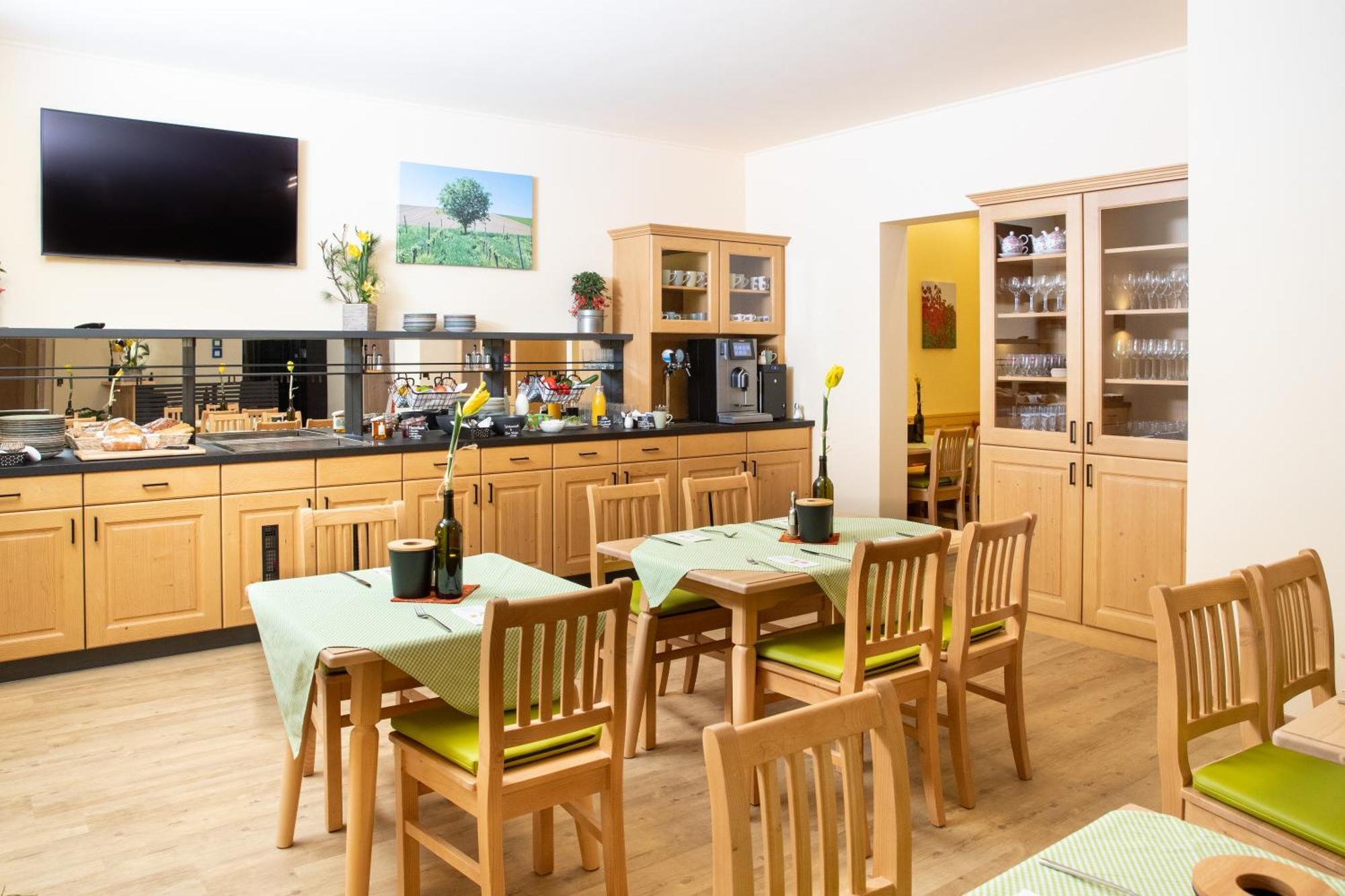 Landhaus Storch - Pension Gänserndorf Kültér fotó