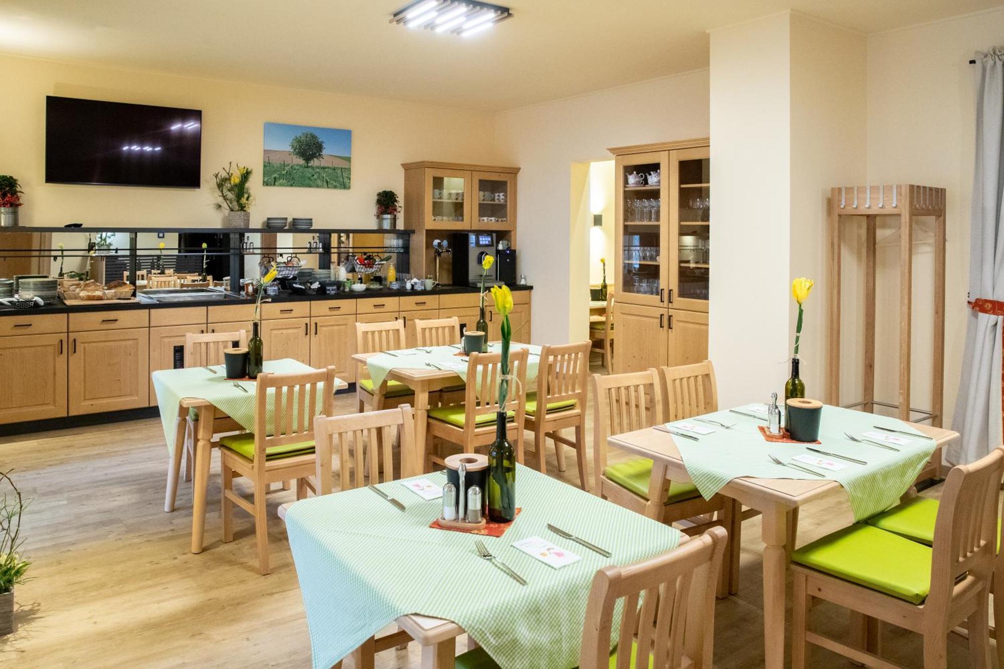 Landhaus Storch - Pension Gänserndorf Kültér fotó